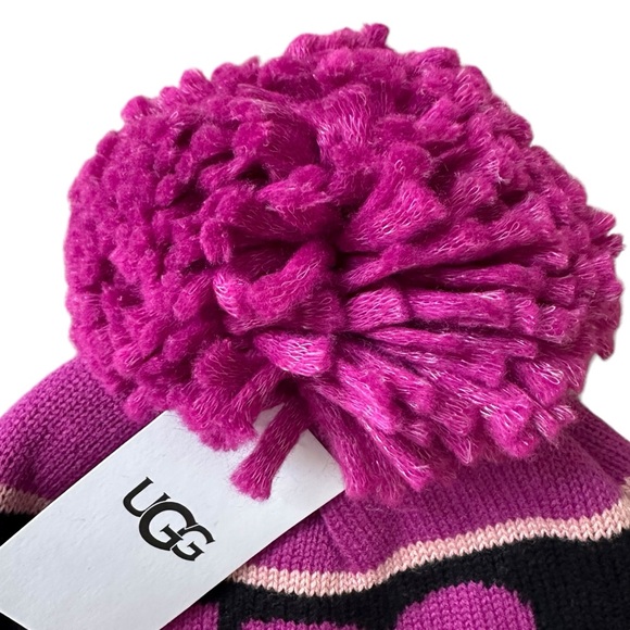 NWT Ugg Knit Logo Stadium Beanie Hat Pink OS - Picture 2 of 5